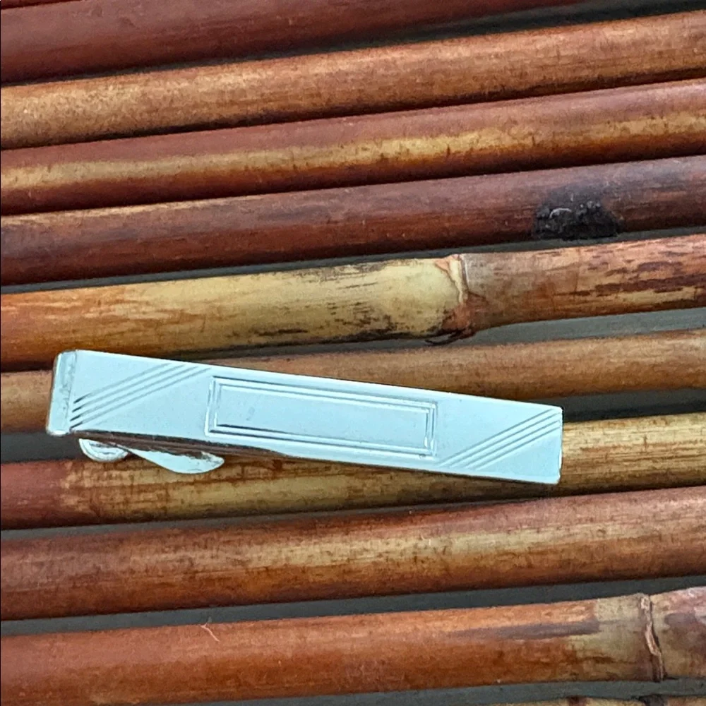 SWANK Classic Silver Tone Tie Bar